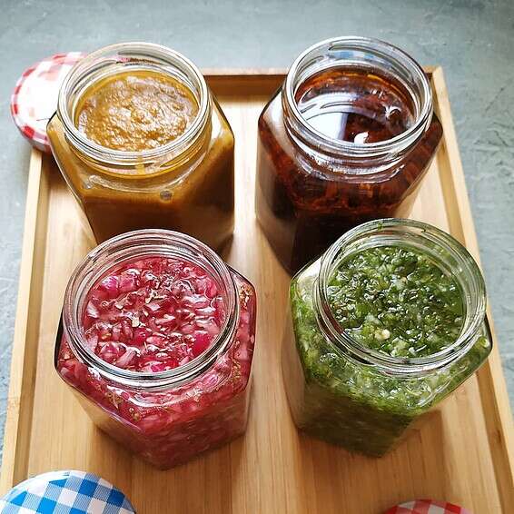 מגוון הסלסות // צילום: נעם כרמון